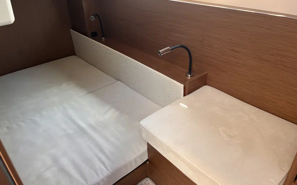 slider 8 Jeanneau NC 33