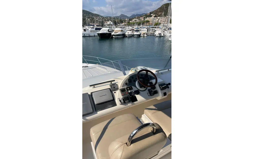 slider 8 Fairline Phantom 50