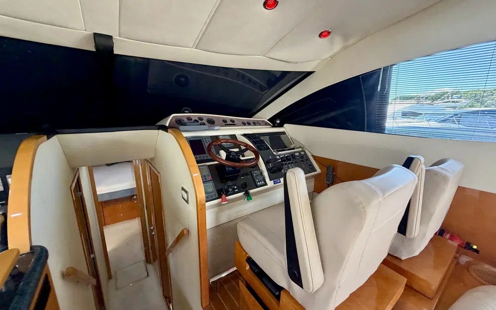 slider 9 Fairline Phantom 50