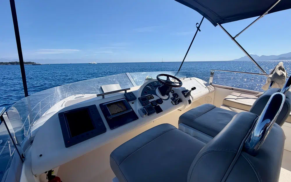 slider 22 Fairline Phantom 50
