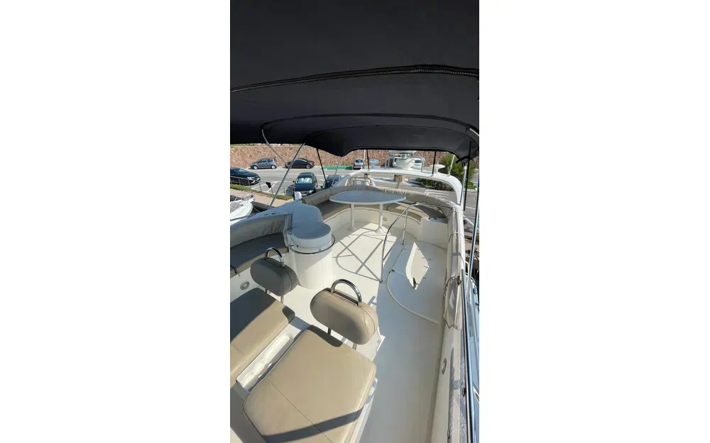 slider 16 Fairline Phantom 50