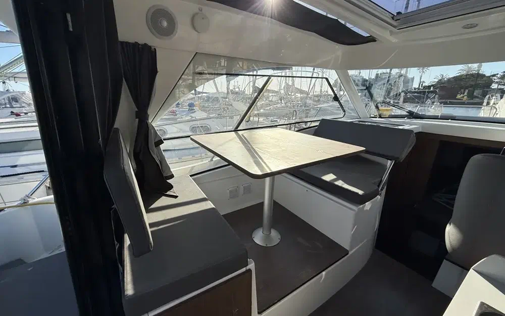 slider 12 Beneteau Antares 9 OB