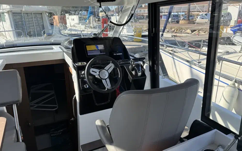 slider 15 Beneteau Antares 9 OB