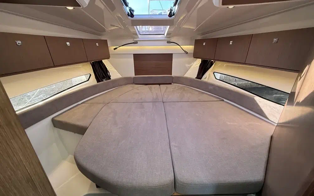 slider 18 Beneteau Antares 9 OB