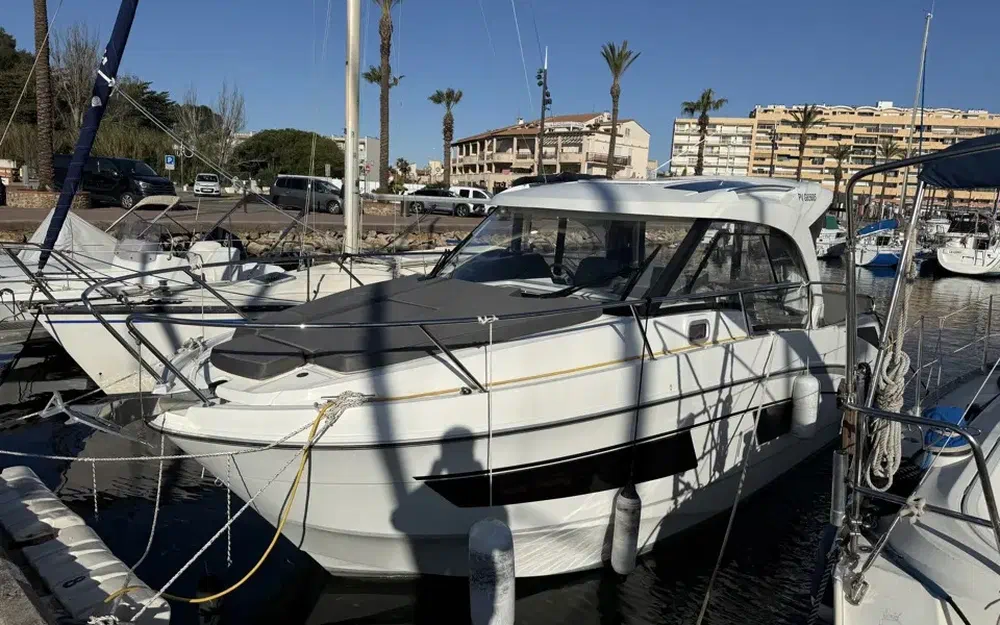 slider 1 Beneteau Antares 9 OB