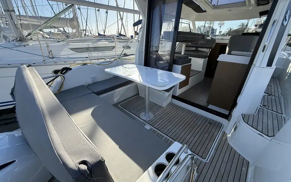 slider 4 Beneteau Antares 9 OB
