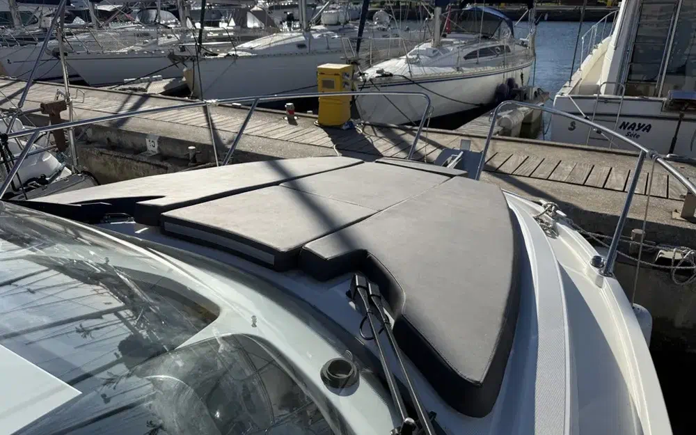 slider 8 Beneteau Antares 9 OB