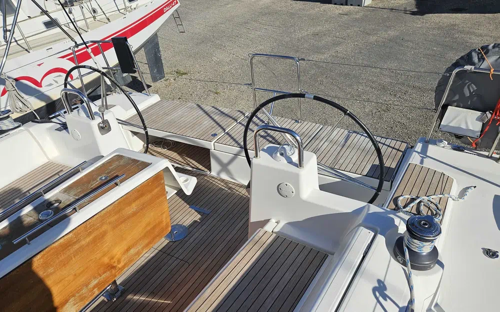 slider 5 Dufour 460 Grand Large