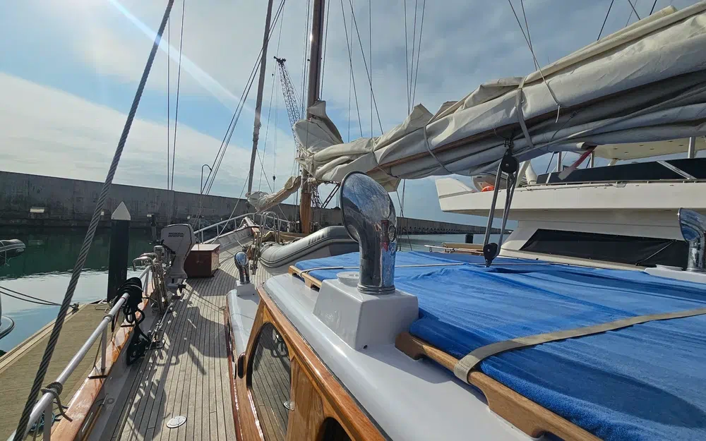 slider 37 Custom BRUMA YCA