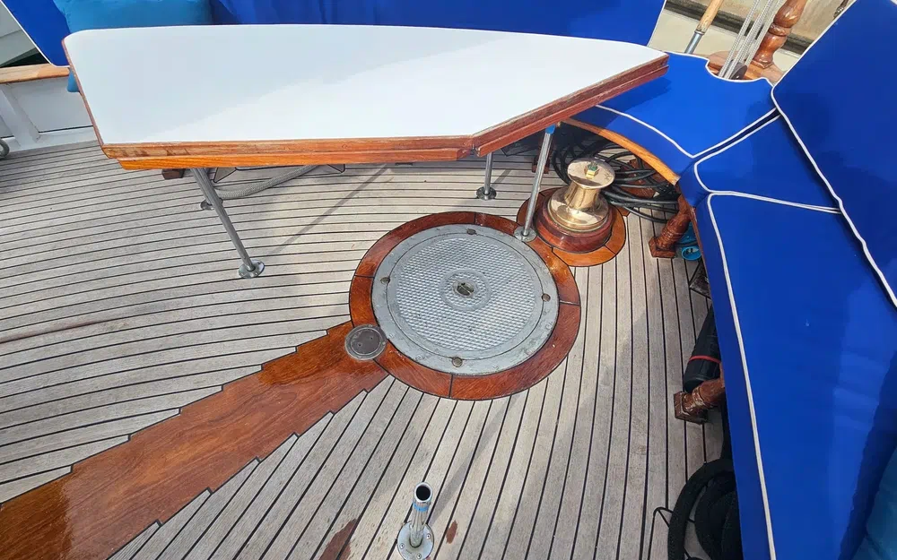 slider 43 Custom BRUMA YCA