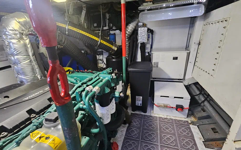 slider 79 Custom BRUMA YCA