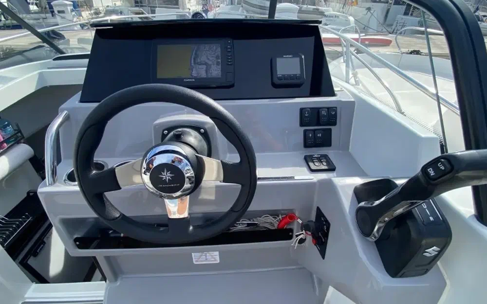 slider 9 Jeanneau CAP CAMARAT 7.5 WA SERIE 3