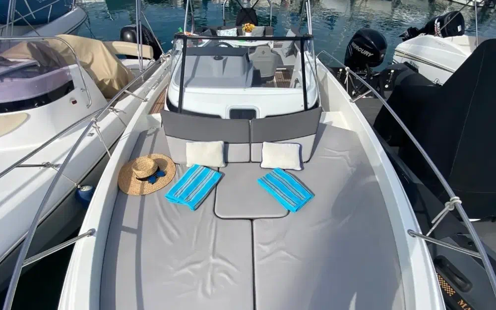 slider 4 Jeanneau CAP CAMARAT 7.5 WA SERIE 3