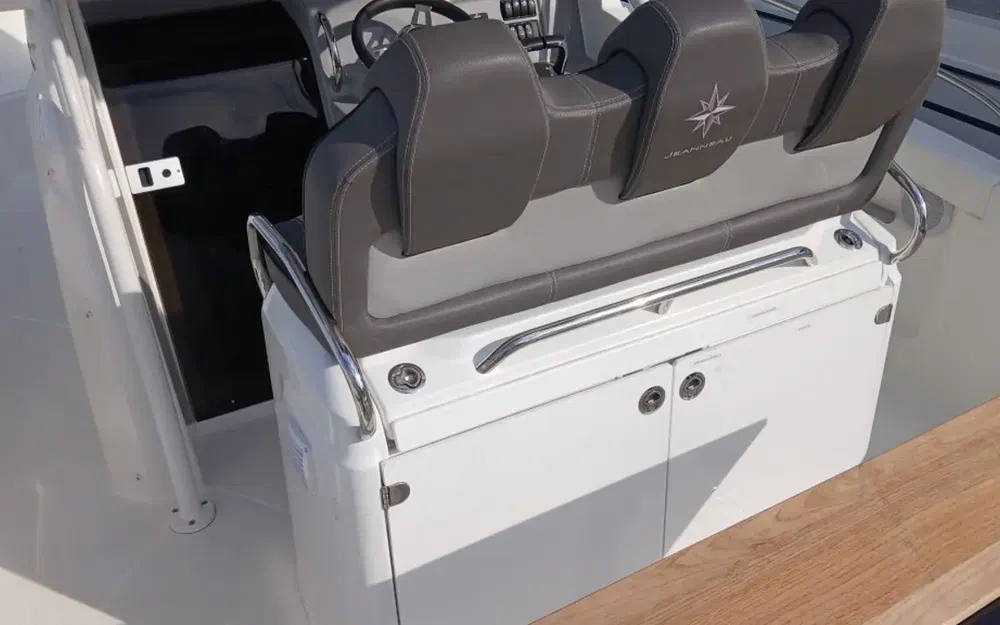 slider 11 Jeanneau Cap Camarat 9.0 CC