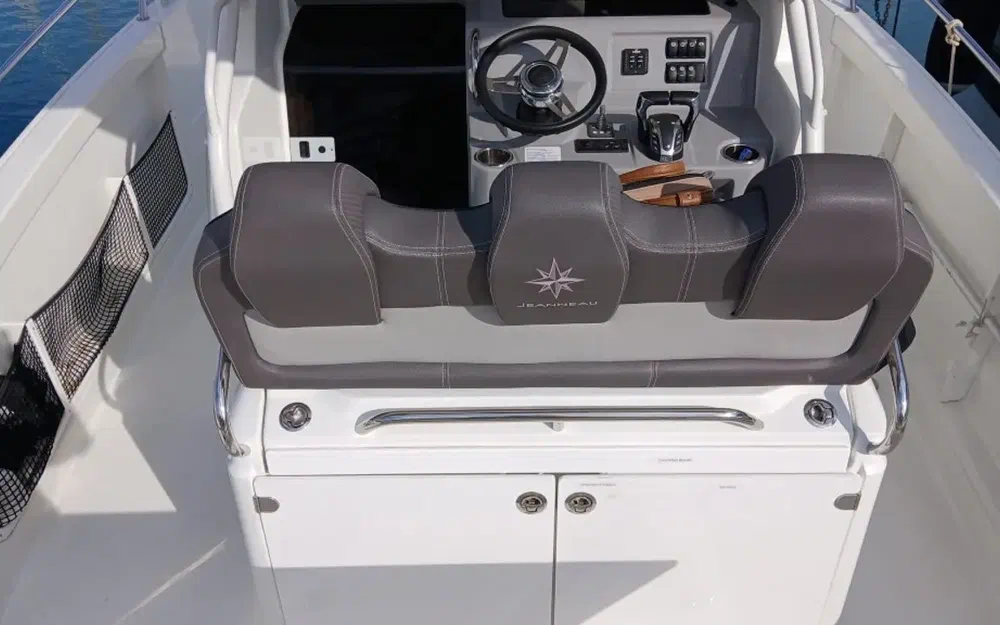 slider 15 Jeanneau Cap Camarat 9.0 CC