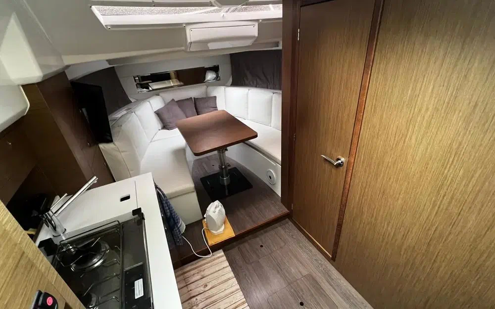 slider 11 Jeanneau Cap Camarat 10.5 WA