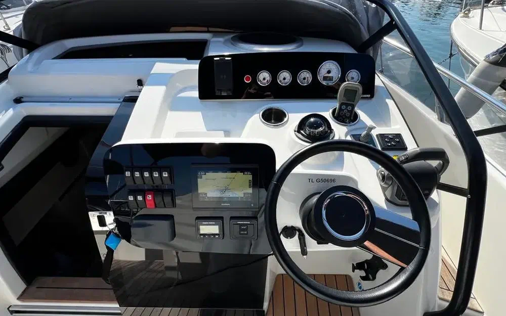 slider 6 Cranchi Endurance 30