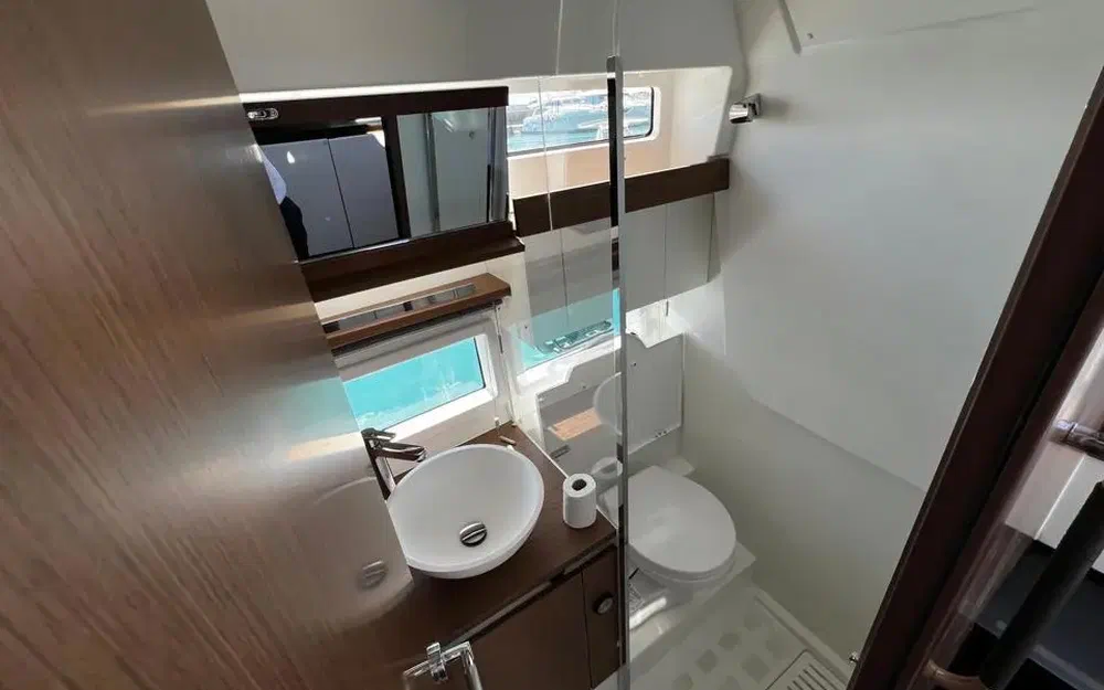 slider 12 Jeanneau Leader 33