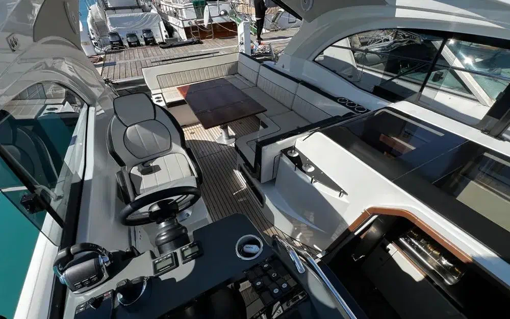 slider 16 Jeanneau Leader 33