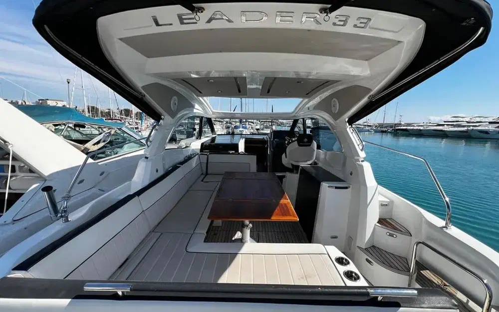slider 1 Jeanneau Leader 33