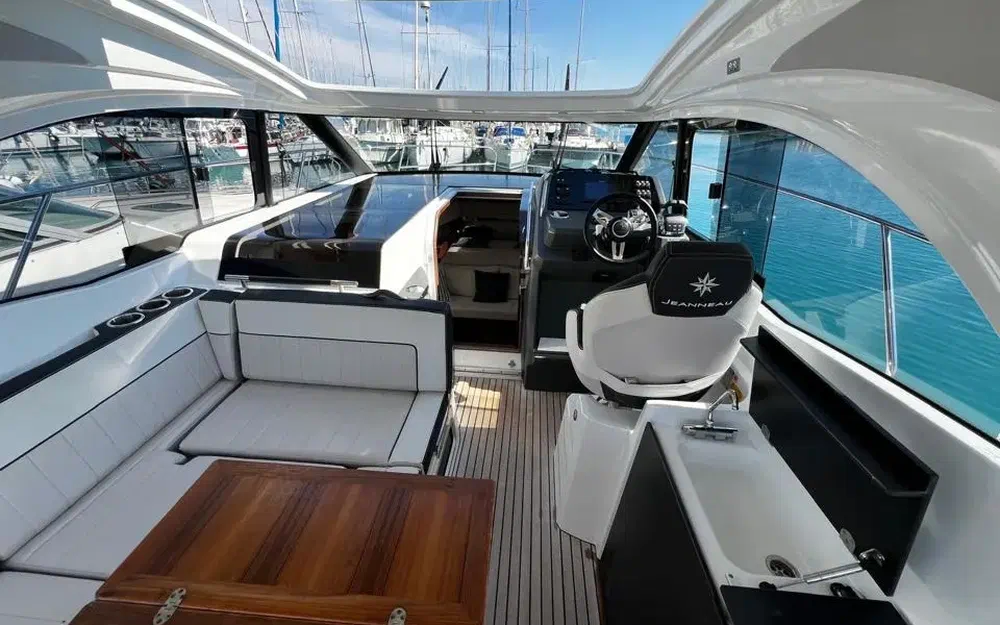 slider 3 Jeanneau Leader 33