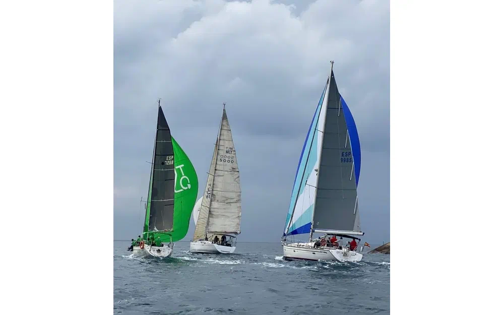 slider 15 Beneteau First 50