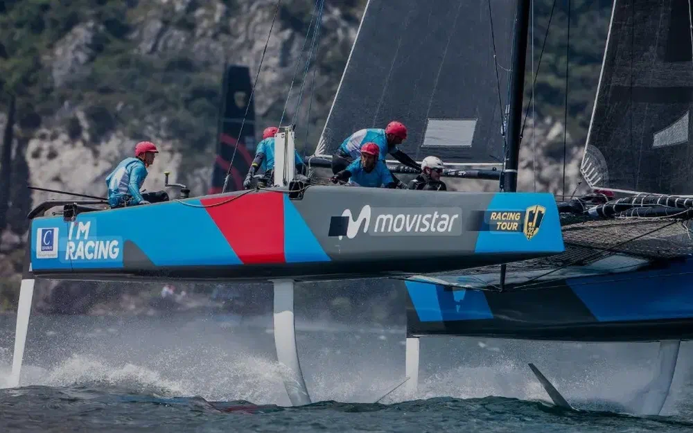 slider 10 Catamaran GC 32 MOVISTAR