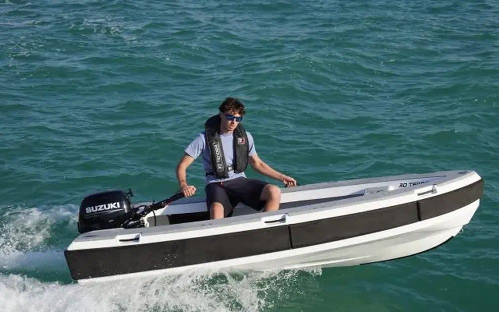 slider 1 3D Tender REEF CARBON 350