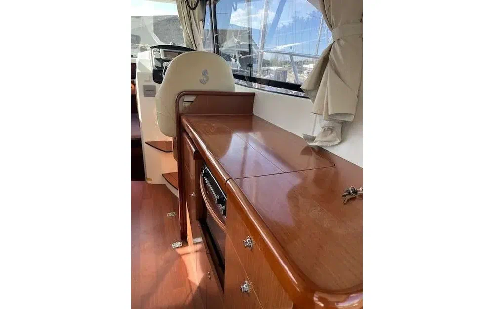 slider 4 Beneteau Antares 30