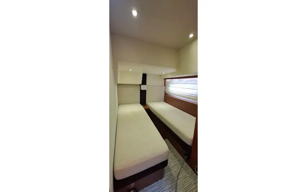 slider 9 Jeanneau Prestige 500 Fly