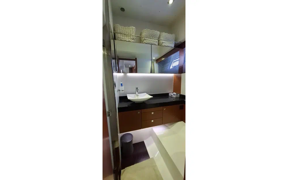 slider 14 Jeanneau Prestige 500 Fly