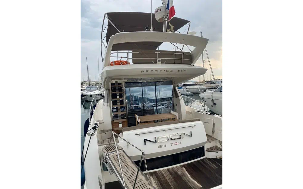 slider 26 Jeanneau Prestige 500 Fly