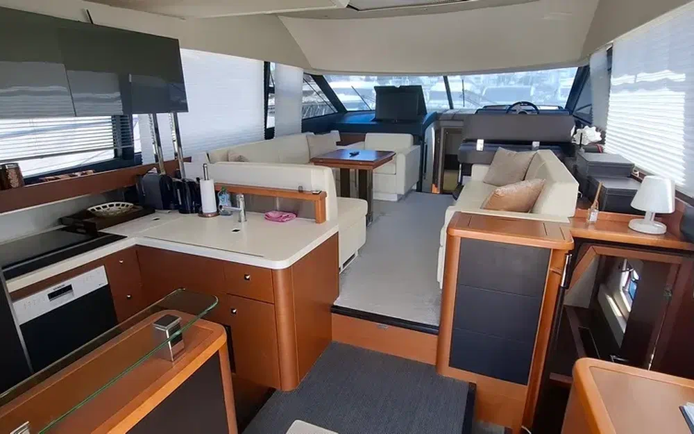 slider 3 Jeanneau Prestige 500 Fly