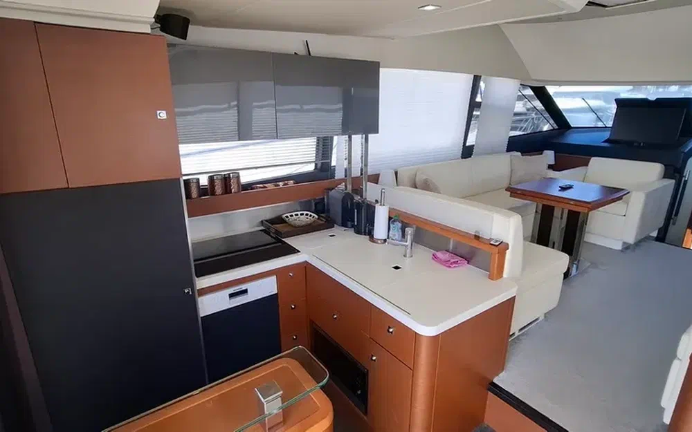 slider 4 Jeanneau Prestige 500 Fly