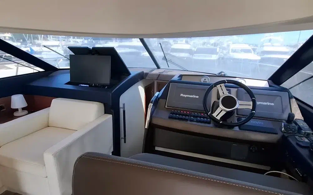 slider 6 Jeanneau Prestige 500 Fly