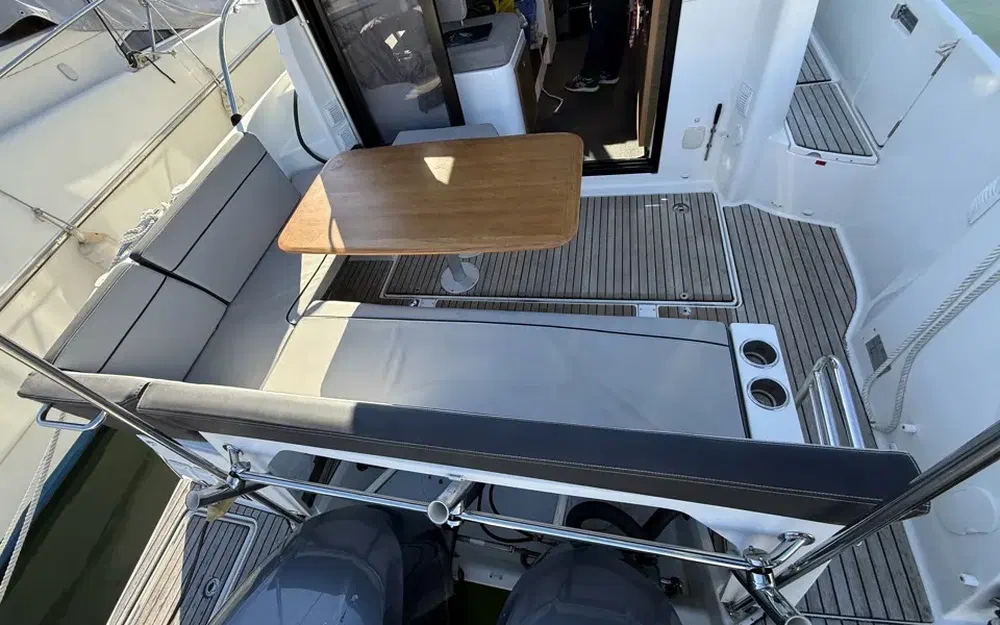 slider 9 Jeanneau Merry Fisher