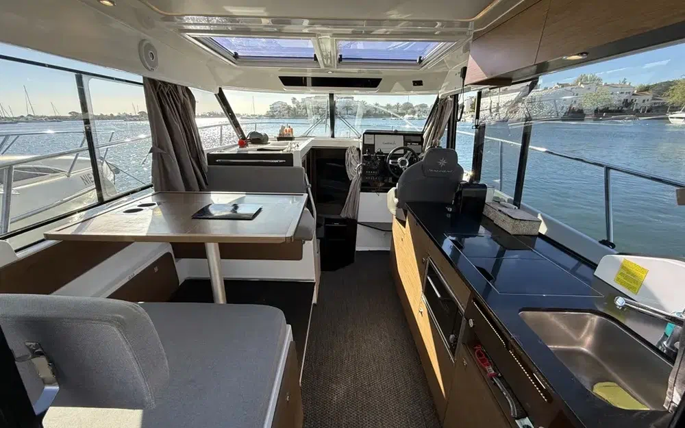 slider 10 Jeanneau Merry Fisher