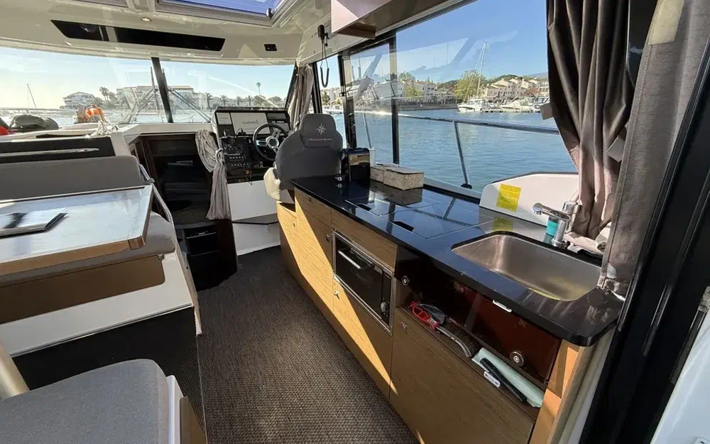 slider 11 Jeanneau Merry Fisher