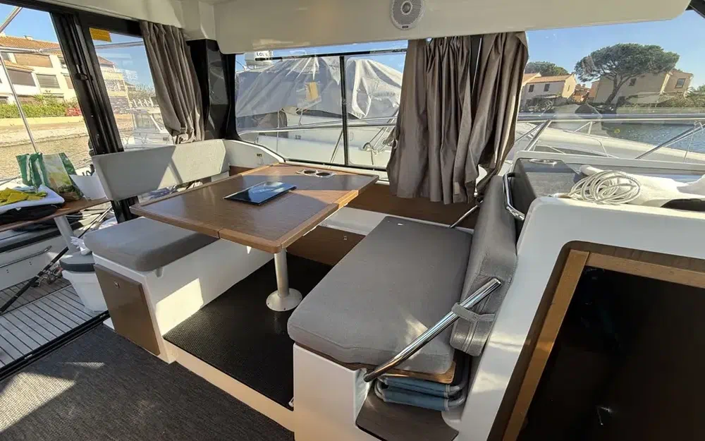 slider 14 Jeanneau Merry Fisher