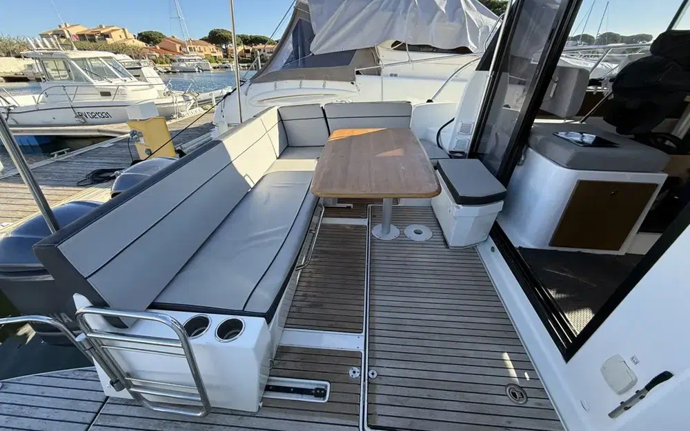 slider 8 Jeanneau Merry Fisher