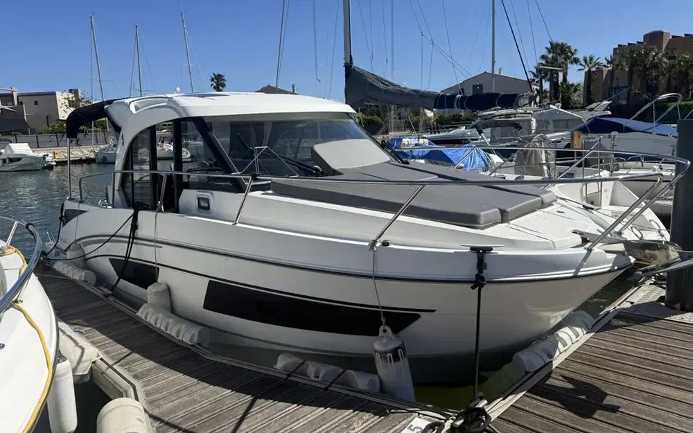 slider 0 Beneteau Antares 9 OB