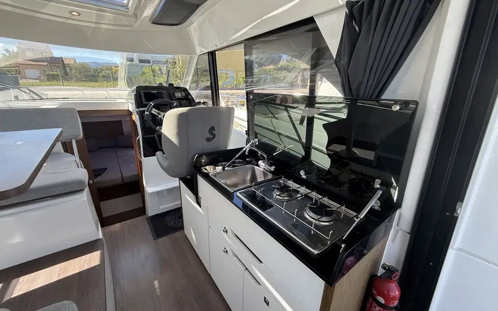 slider 9 Beneteau Antares 9 OB