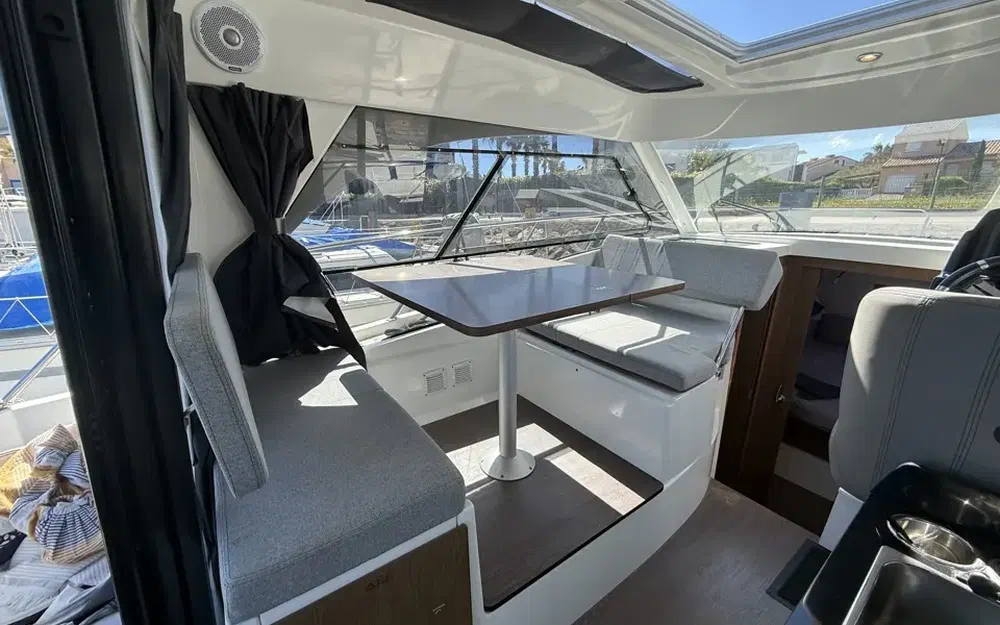 slider 11 Beneteau Antares 9 OB