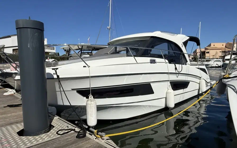 slider 1 Beneteau Antares 9 OB