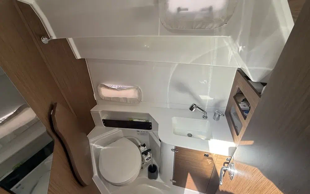 slider 19 Beneteau Antares 9 OB