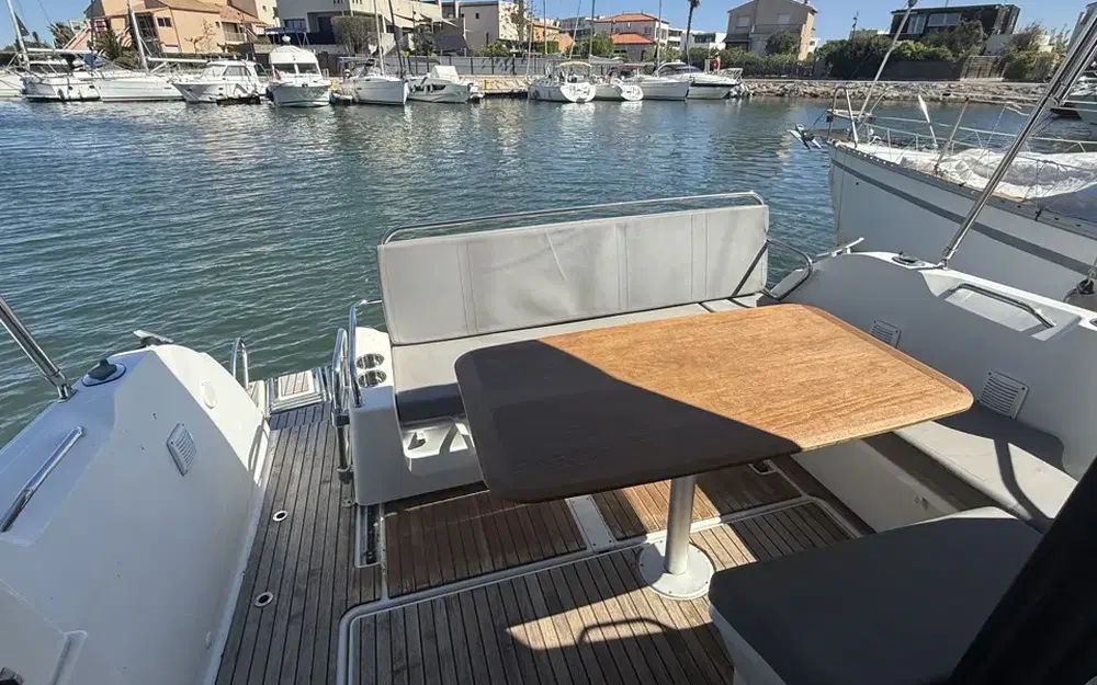 slider 5 Beneteau Antares 9 OB