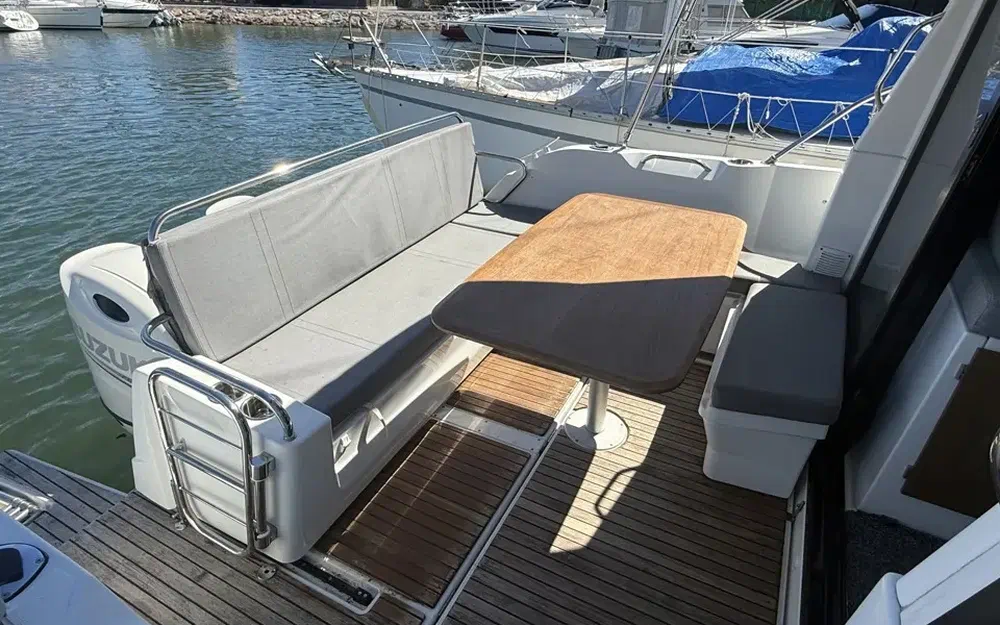 slider 6 Beneteau Antares 9 OB