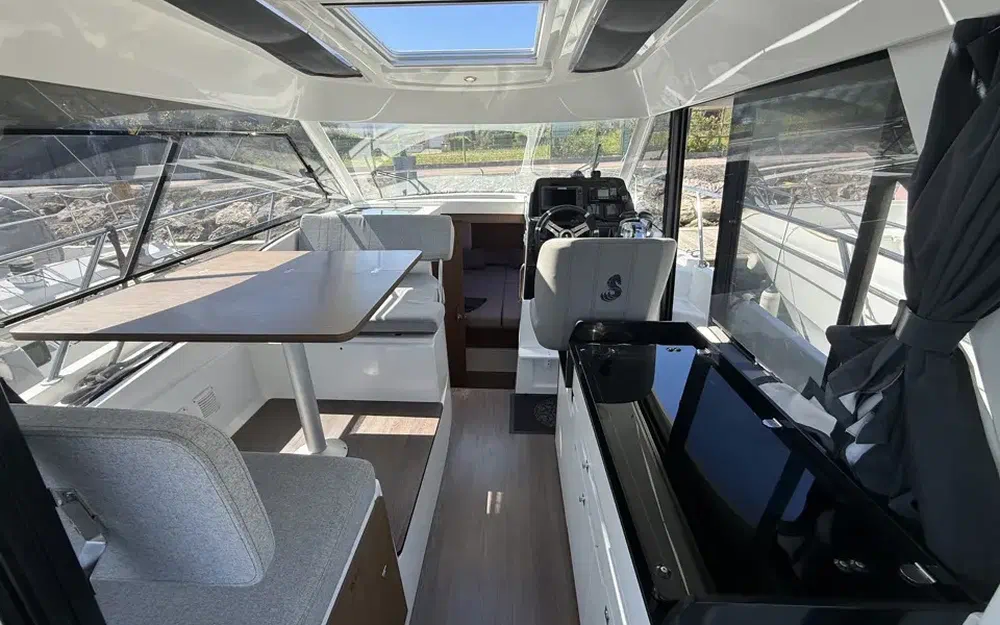 slider 8 Beneteau Antares 9 OB