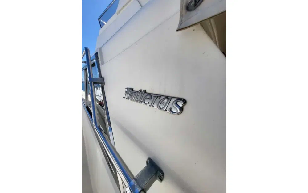 slider 11 Hatteras 46 Convertible