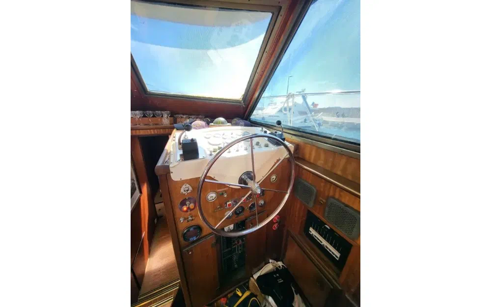 slider 17 Hatteras 46 Convertible